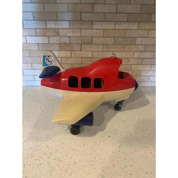 Toyrus geoffery jet with figurines. FB - Picture 6 of 12